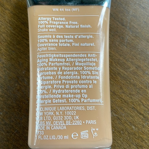 New Clinique Even Better Refresh just swatched the color - Picture 4 of 4